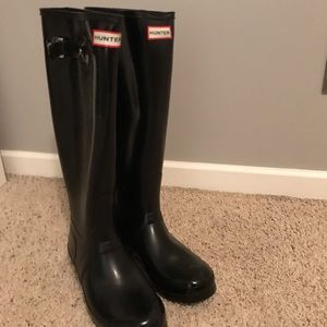 black hunter rain boots